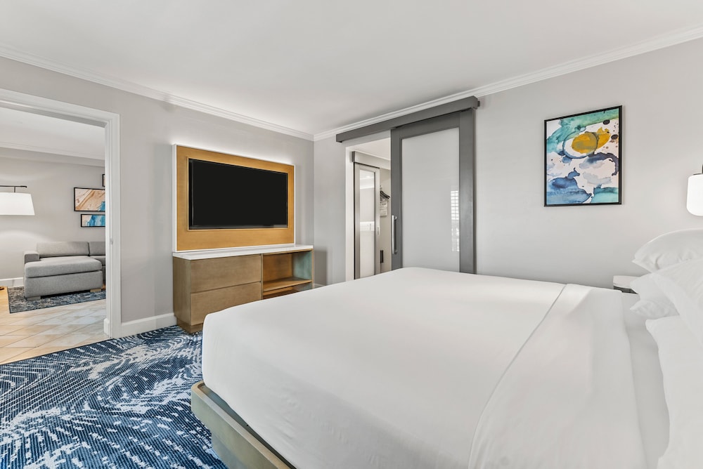 Crowne Plaza Orlando - Downtown by IHG — Hotel rooms in Orlando, Florida