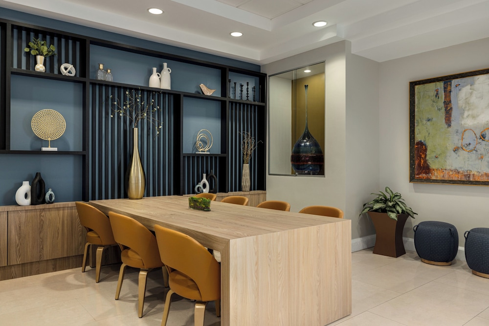 Crowne Plaza Orlando - Downtown by IHG — Restaurant & bars in Orlando, Florida