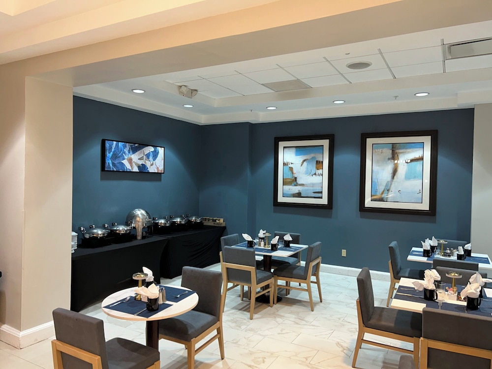 Crowne Plaza Orlando - Downtown by IHG — Restaurant & bars in Orlando, Florida