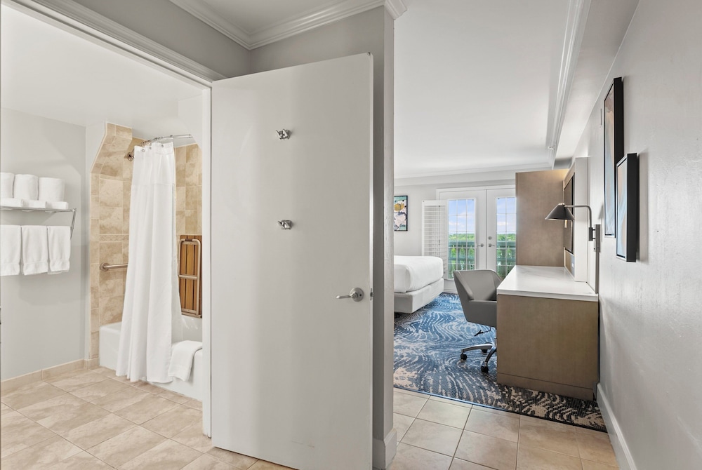 Crowne Plaza Orlando - Downtown by IHG — Hotel rooms in Orlando, Florida