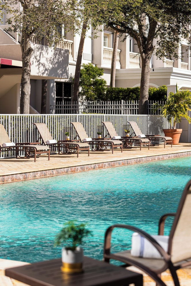 Crowne Plaza Orlando - Downtown by IHG — Swimming pool in Orlando, Florida