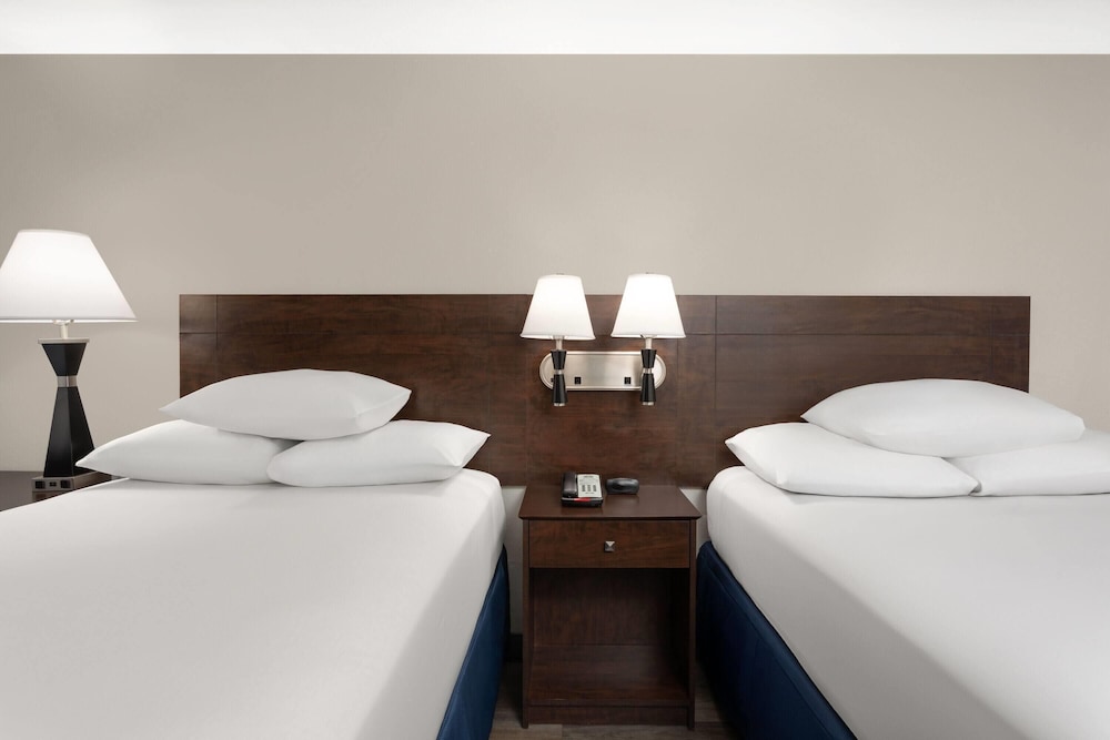 Days Inn by Wyndham Orlando Conv. Center/International Dr — Hotel rooms in Orlando, Florida