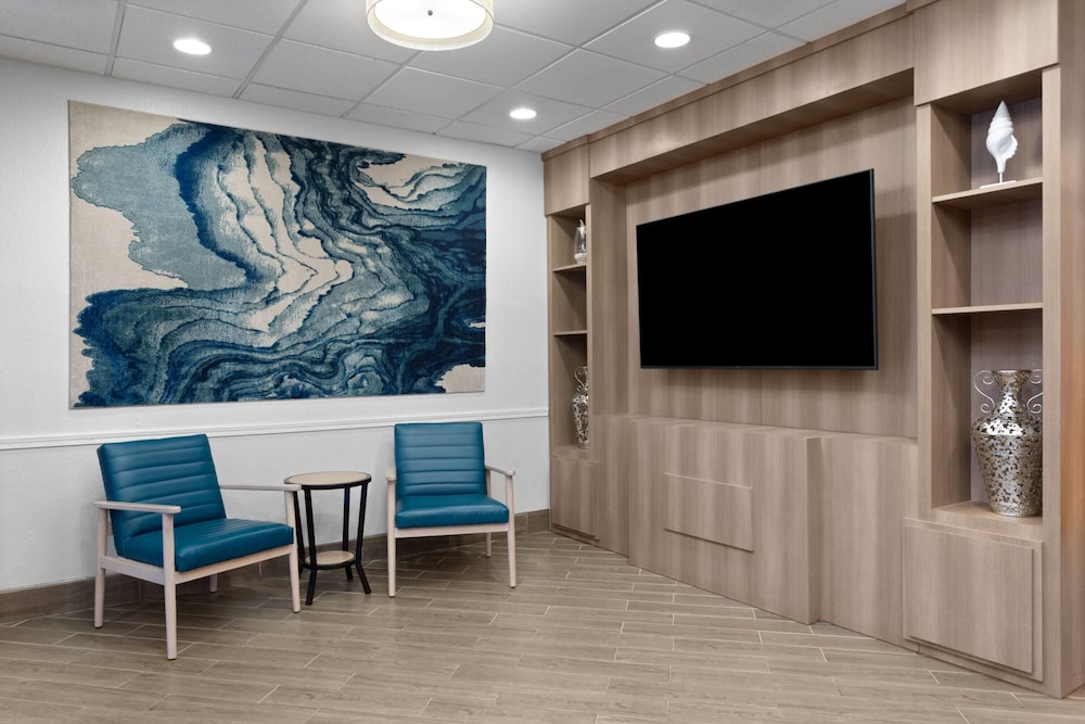 Days Inn by Wyndham Orlando Conv. Center/International Dr — Hotel building in Orlando, Florida