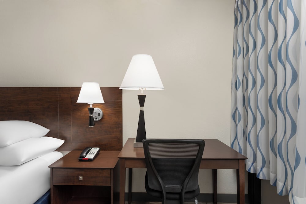Days Inn by Wyndham Orlando Conv. Center/International Dr — Hotel rooms in Orlando, Florida