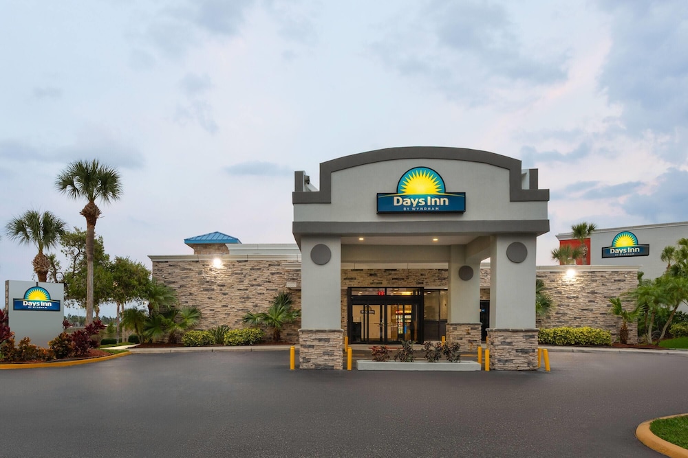 Days Inn by Wyndham Orlando Conv. Center/International Dr — Hotel building in Orlando, Florida