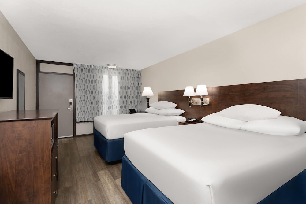 Days Inn by Wyndham Orlando Conv. Center/International Dr — Hotel rooms in Orlando, Florida