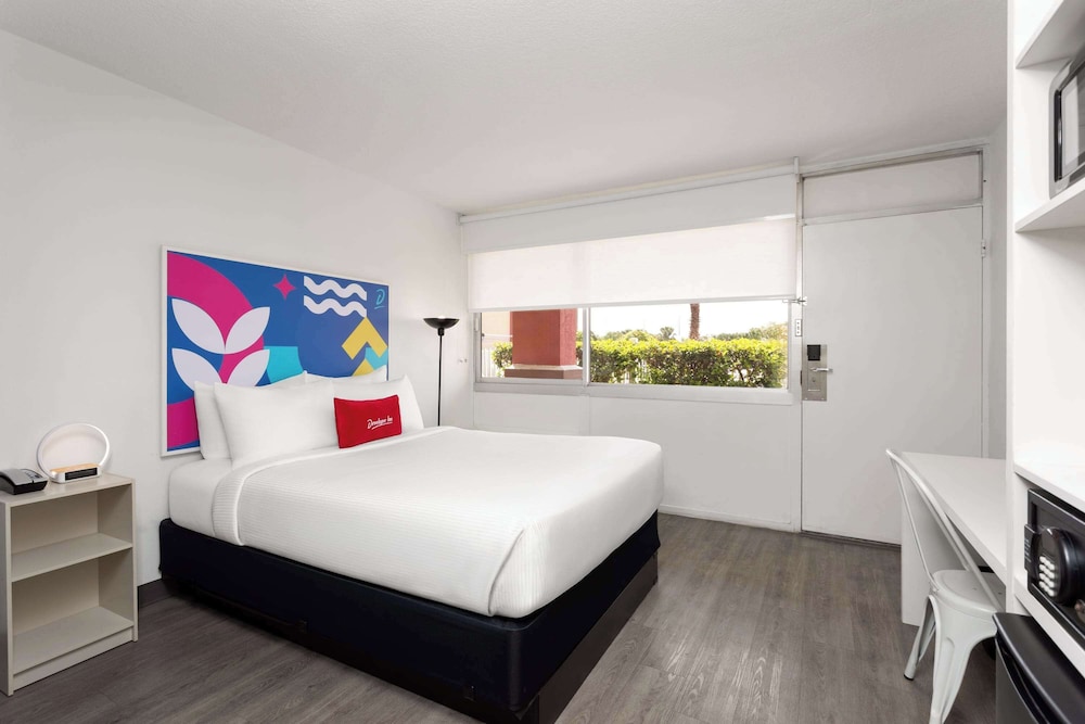 Baymont by Wyndham Orlando North Millenia — Hotel rooms in Orlando, Florida
