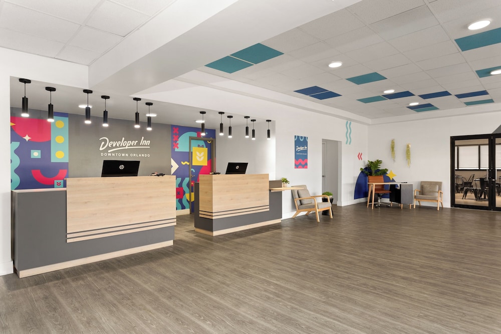 Baymont by Wyndham Orlando North Millenia — Hotel building in Orlando, Florida