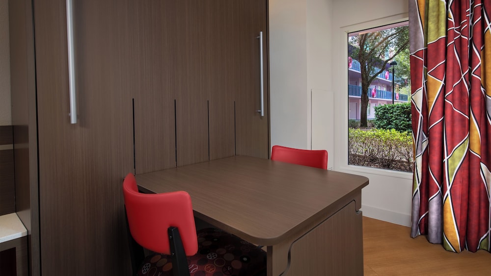 Disney's All Star Sports Resort — Hotel rooms in Walt Disney World Resort, Florida