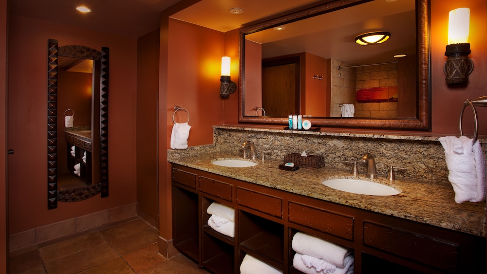 Disney's Animal Kingdom Villas - Kidani Village — Hotel rooms in Kissimmee, Florida