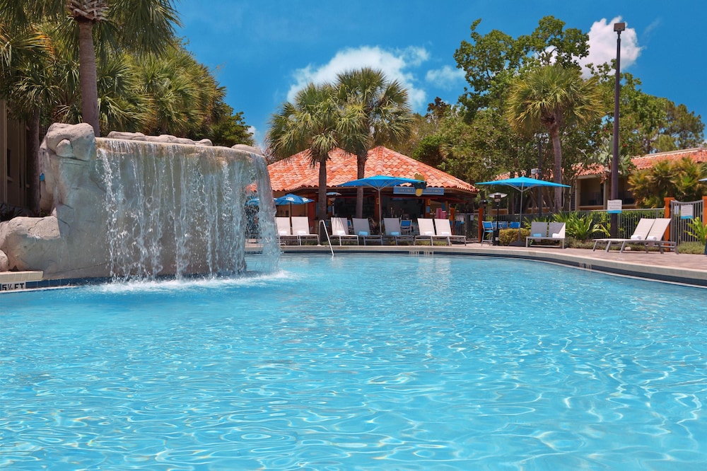 DoubleTree by Hilton Orlando Theme Park Resort — Swimming pool in Orlando, Florida