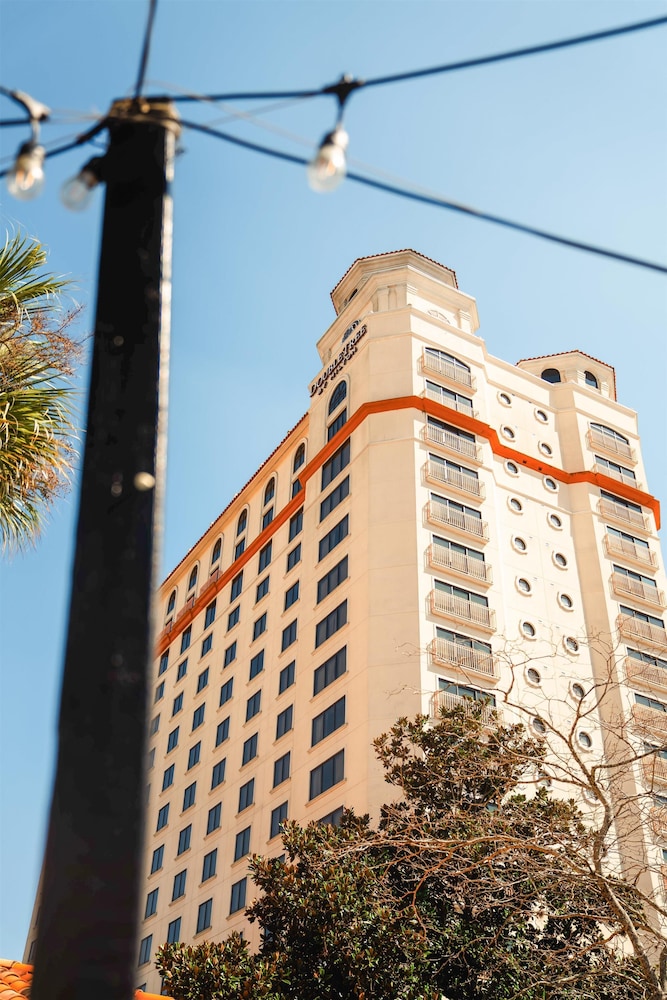 DoubleTree by Hilton Orlando Theme Park Resort — Hotel building in Orlando, Florida