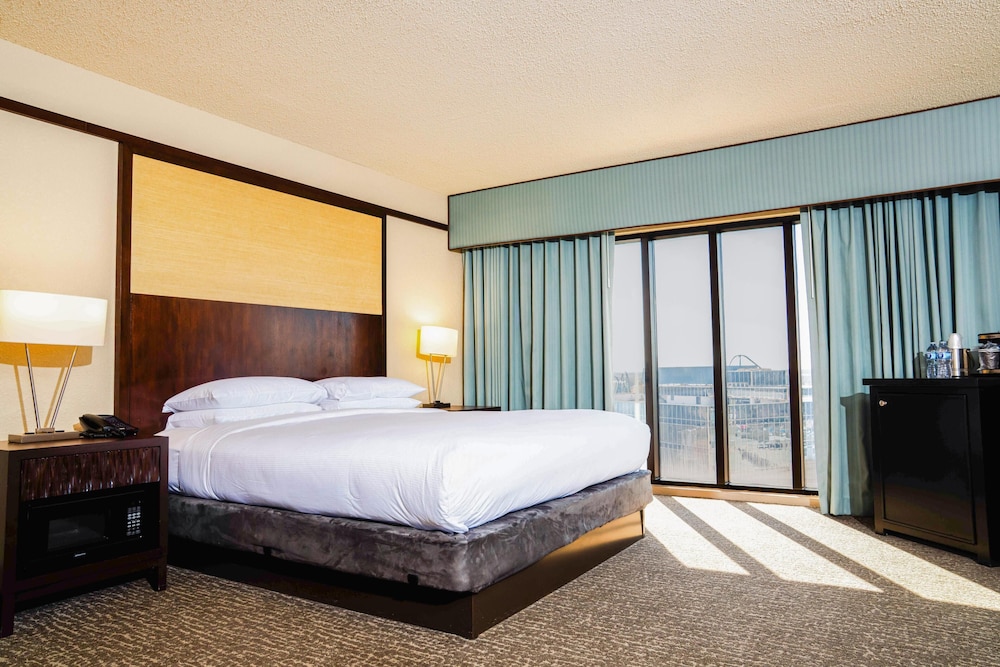DoubleTree by Hilton Orlando Theme Park Resort — Hotel rooms in Orlando, Florida