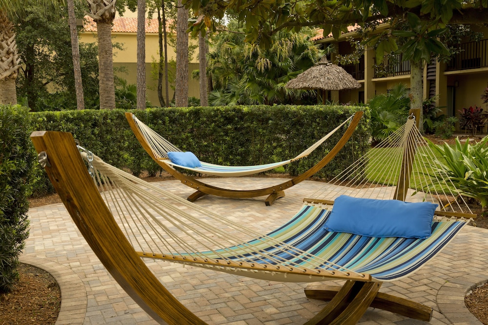 DoubleTree by Hilton Orlando Theme Park Resort — Hotel building in Orlando, Florida