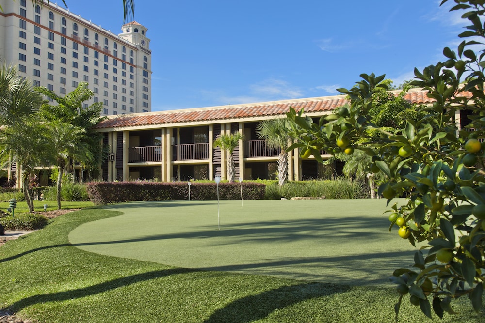 DoubleTree by Hilton Orlando Theme Park Resort — Hotel building in Orlando, Florida