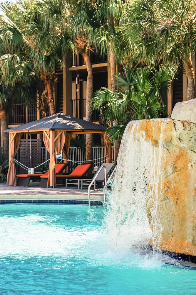 DoubleTree by Hilton Orlando Theme Park Resort — Swimming pool in Orlando, Florida