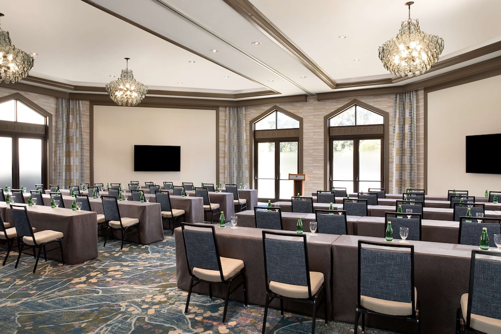 DoubleTree Suites by Hilton Orlando - Disney Springs® Area — Hotel building in Lake Buena Vista, Florida