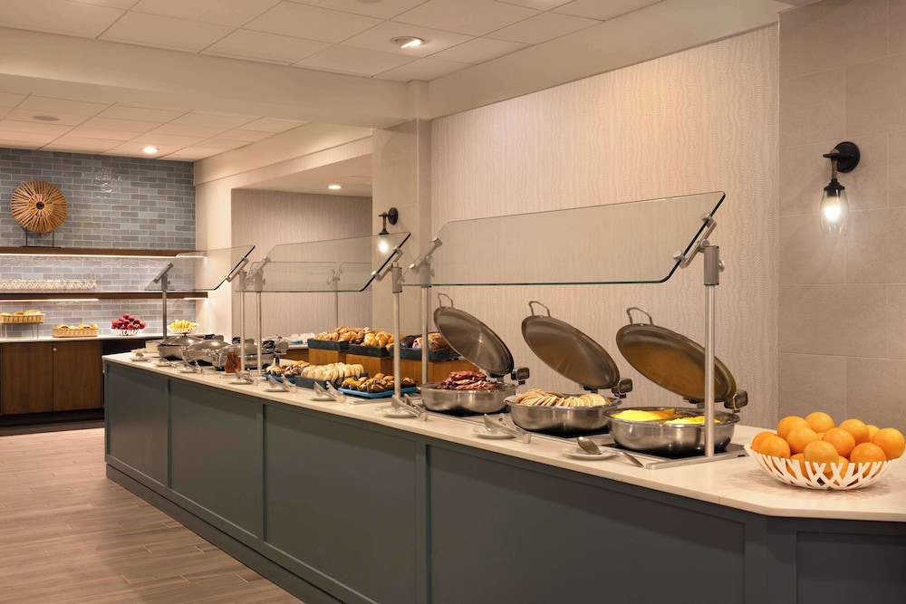 DoubleTree Suites by Hilton Orlando - Disney Springs® Area — Restaurant & bars in Lake Buena Vista, Florida