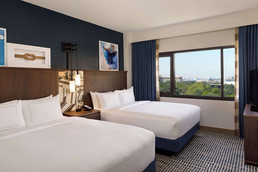 DoubleTree Suites by Hilton Orlando - Disney Springs® Area — Hotel rooms in Lake Buena Vista, Florida