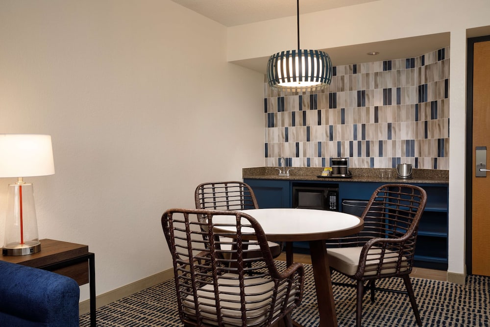 DoubleTree Suites by Hilton Orlando - Disney Springs® Area — Hotel rooms in Lake Buena Vista, Florida