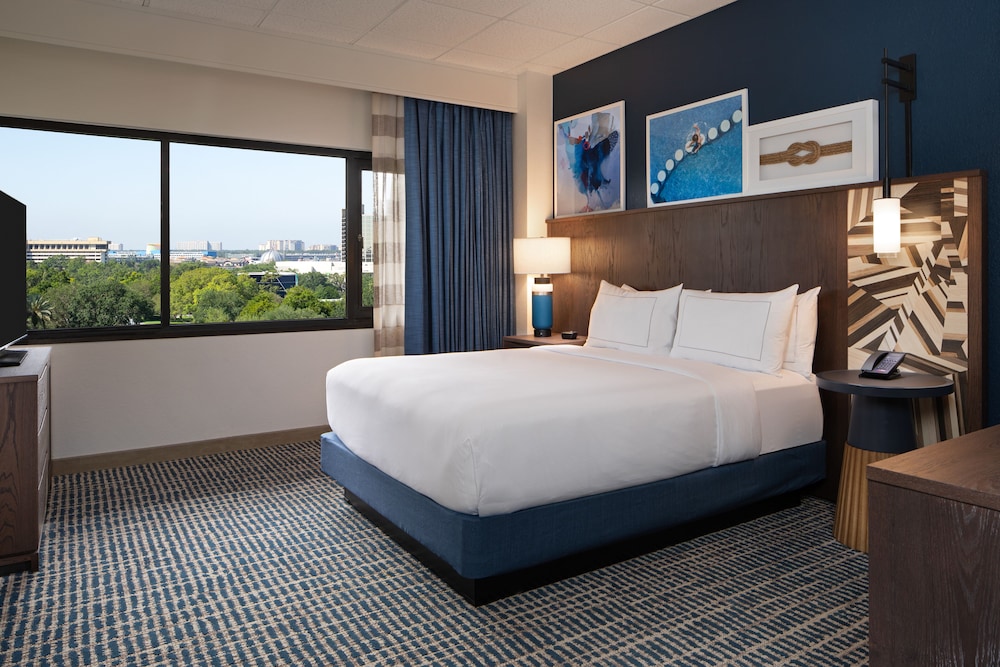 DoubleTree Suites by Hilton Orlando - Disney Springs® Area — Hotel rooms in Lake Buena Vista, Florida