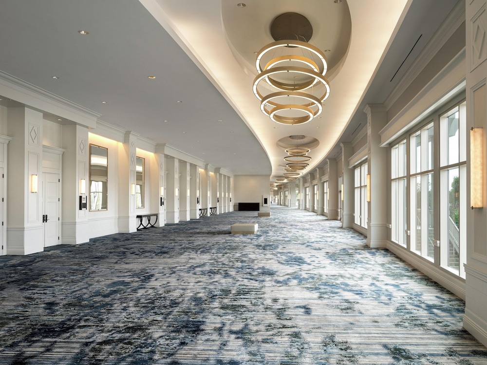 Signia by Hilton Orlando - An Official Walt Disney World® Hotel — Hotel building in Orlando, Florida