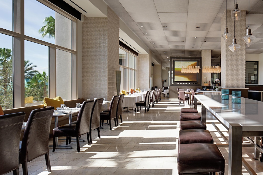 Signia by Hilton Orlando - An Official Walt Disney World® Hotel — Restaurant & bars in Orlando, Florida
