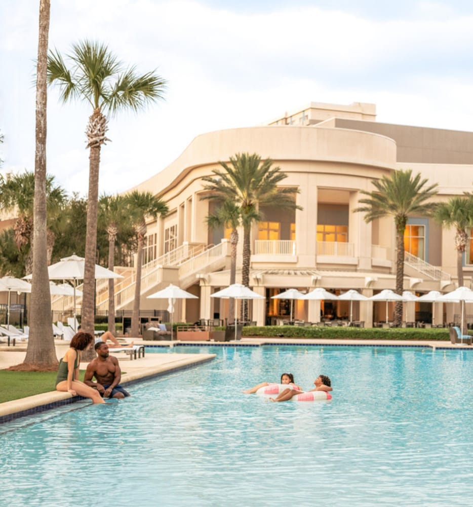 Waldorf Astoria Orlando - An Official Walt Disney World® Hotel — Swimming pool in Orlando, Florida