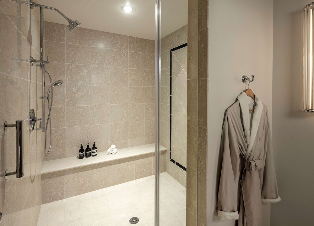 Waldorf Astoria Orlando - An Official Walt Disney World® Hotel — Hotel rooms in Orlando, Florida