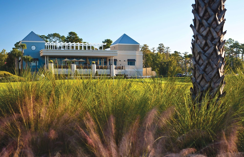 Waldorf Astoria Orlando - An Official Walt Disney World® Hotel — Hotel building in Orlando, Florida