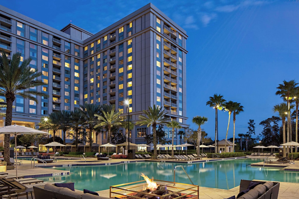 Waldorf Astoria Orlando - An Official Walt Disney World® Hotel — Hotel building in Orlando, Florida