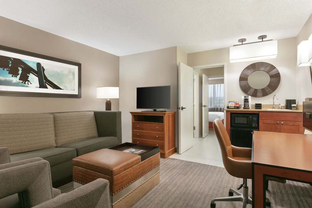 Embassy Suites by Hilton Orlando International Drive ICON Park — Hotel rooms in Orlando, Florida