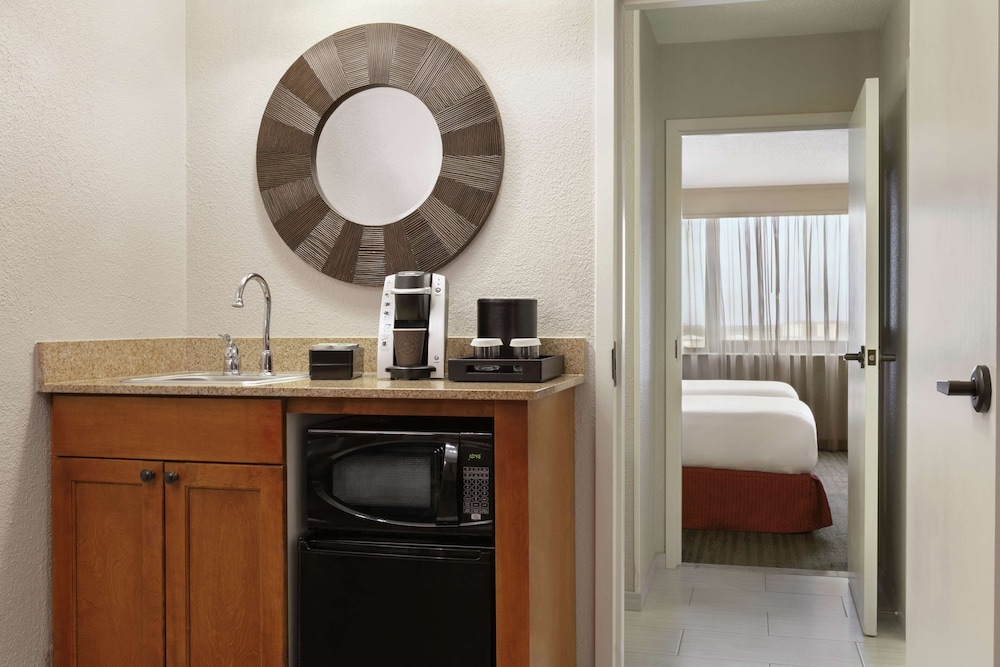 Embassy Suites by Hilton Orlando International Drive ICON Park — Hotel rooms in Orlando, Florida