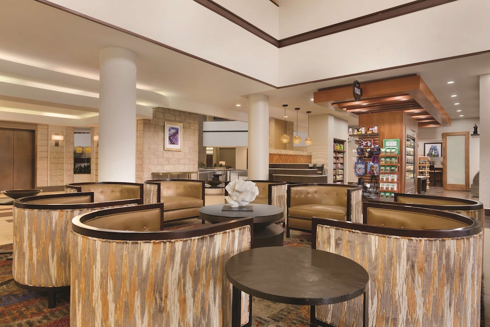 Embassy Suites by Hilton Orlando International Drive ICON Park — Restaurant & bars in Orlando, Florida