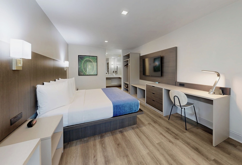 Avanti International Resort — Hotel rooms in Orlando, Florida
