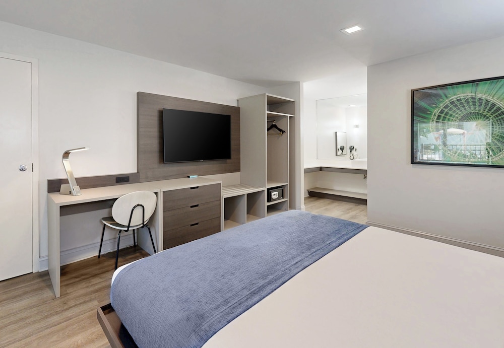 Avanti International Resort — Hotel rooms in Orlando, Florida