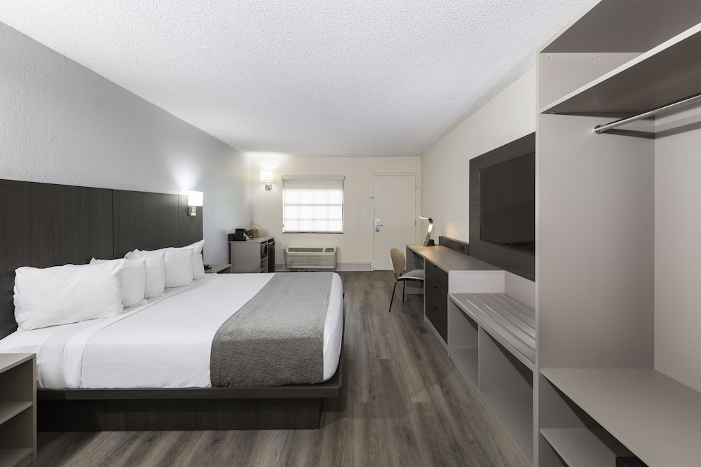 Avanti International Resort — Hotel rooms in Orlando, Florida