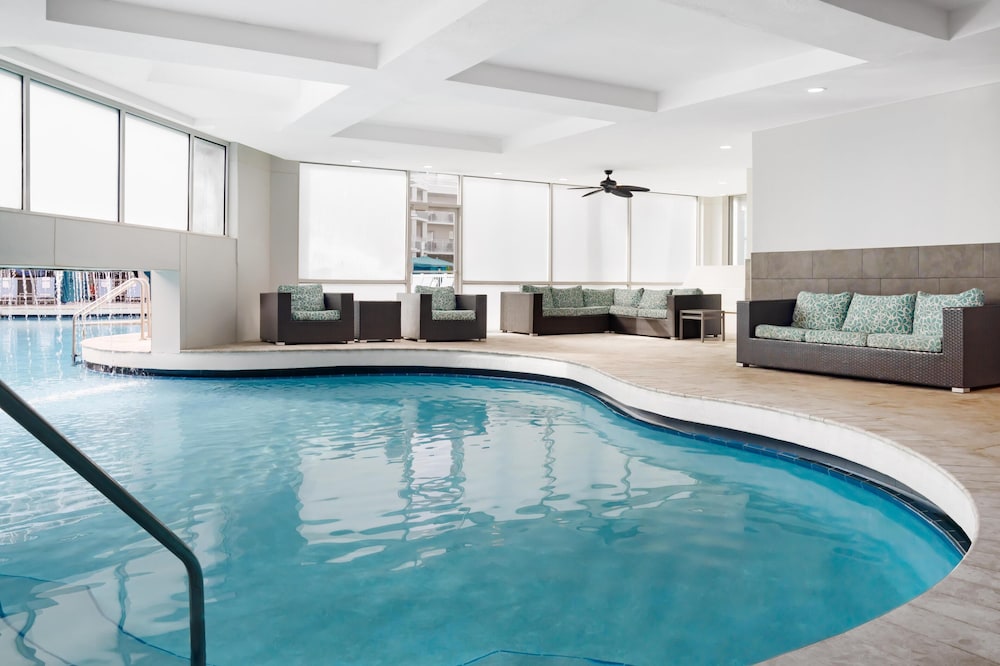 Embassy Suites by Hilton Orlando Lake Buena Vista Resort — Swimming pool in Orlando, Florida