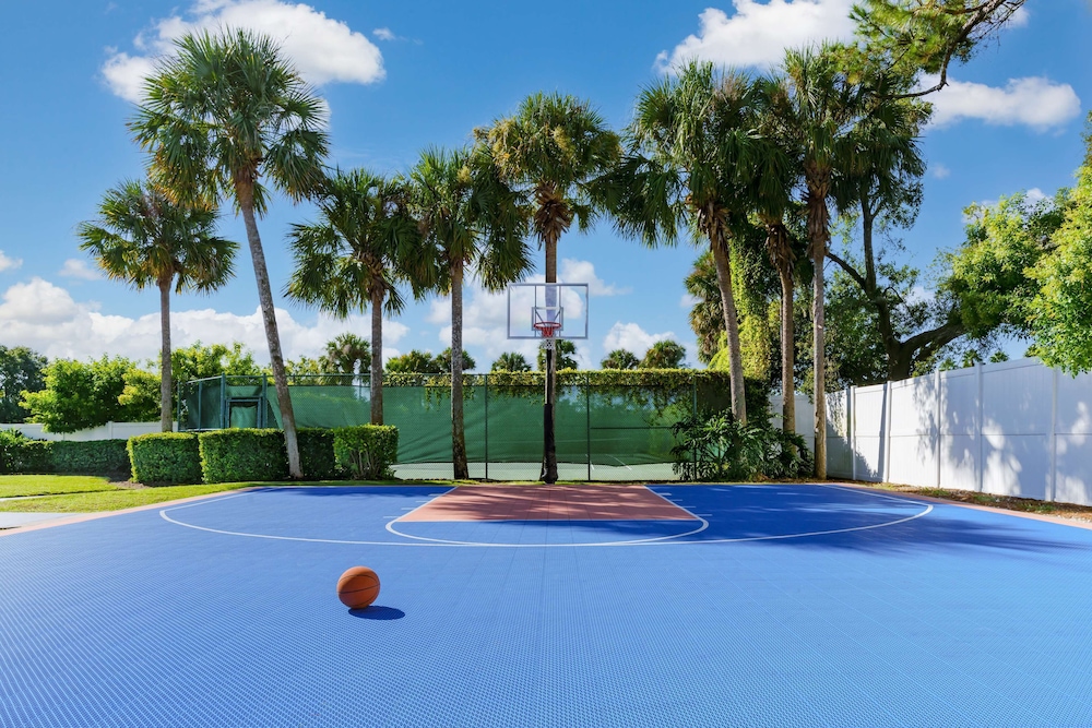 Embassy Suites by Hilton Orlando Lake Buena Vista Resort — Sports & recreation in Orlando, Florida