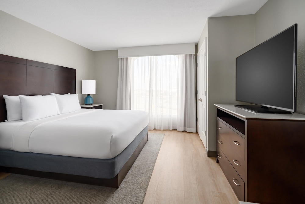 Embassy Suites by Hilton Orlando Lake Buena Vista Resort — Hotel rooms in Orlando, Florida