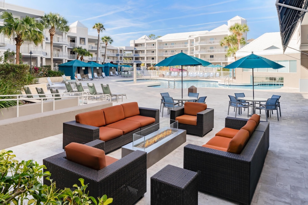 Embassy Suites by Hilton Orlando Lake Buena Vista Resort — Swimming pool in Orlando, Florida