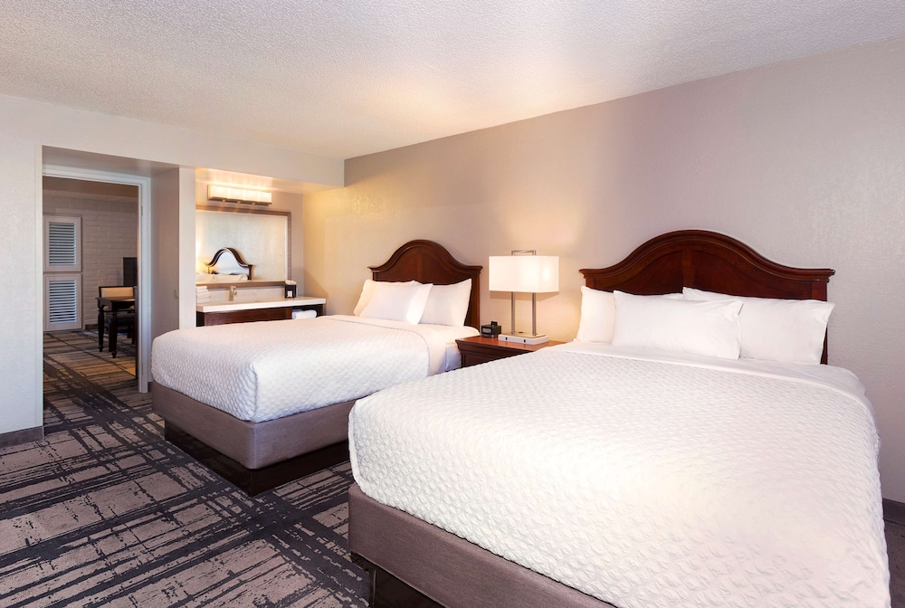 Embassy Suites by Hilton Orlando International Dr Conv Ctr — Hotel rooms in Orlando, Florida