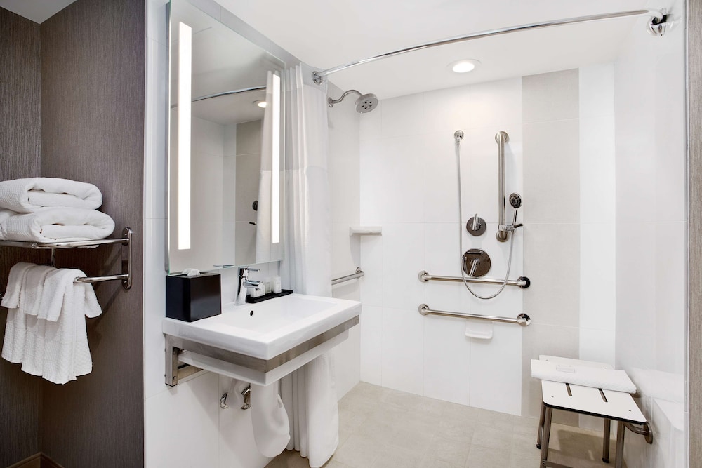 Embassy Suites by Hilton Orlando International Dr Conv Ctr — Hotel rooms in Orlando, Florida