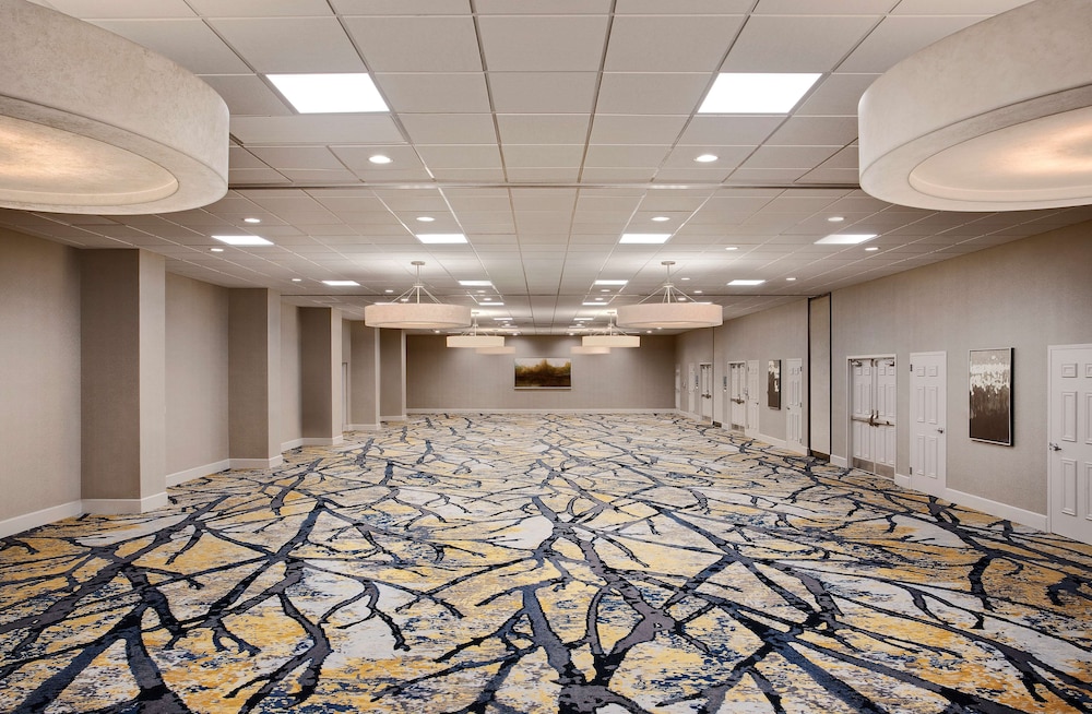 Embassy Suites by Hilton Orlando International Dr Conv Ctr — Hotel building in Orlando, Florida