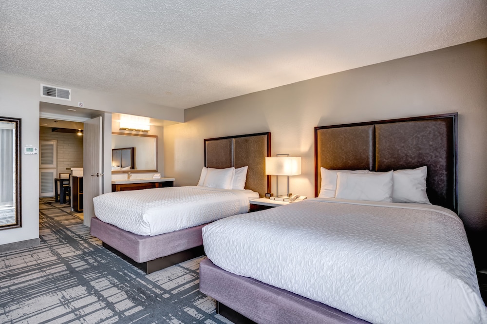 Embassy Suites by Hilton Orlando International Dr Conv Ctr — Hotel rooms in Orlando, Florida