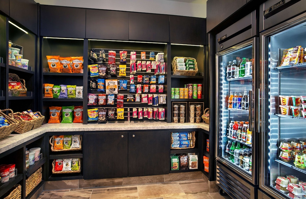 Embassy Suites by Hilton Orlando International Dr Conv Ctr — Restaurant & bars in Orlando, Florida