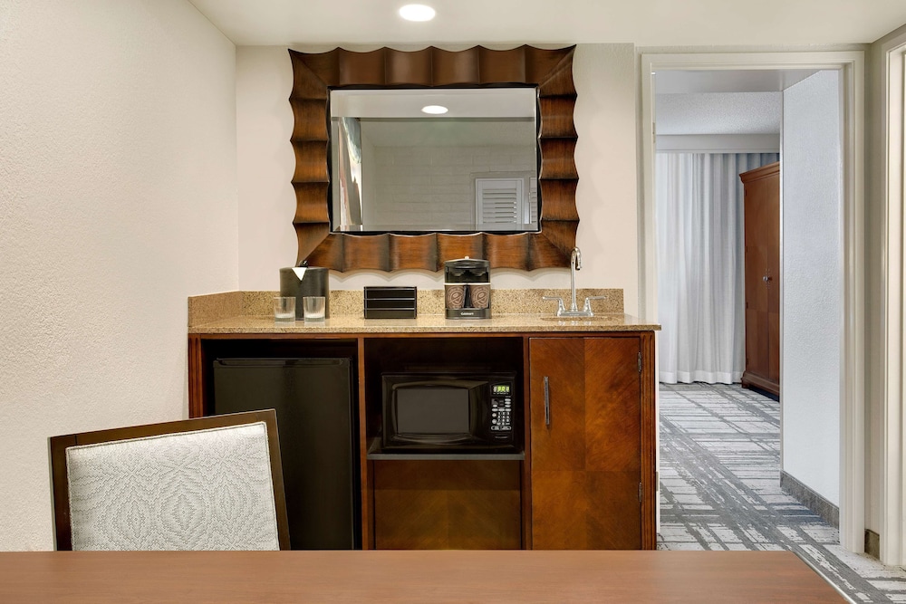 Embassy Suites by Hilton Orlando International Dr Conv Ctr — Hotel rooms in Orlando, Florida