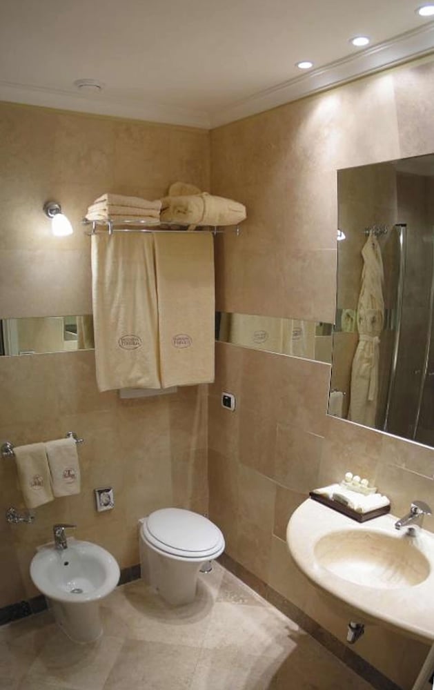 Tombolo Talasso & Beach Resort — Hotel rooms in Castagneto Carducci, Tuscany