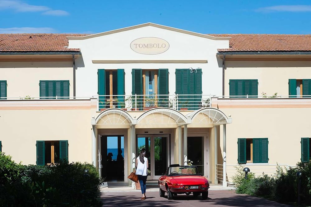 Tombolo Talasso & Beach Resort — Hotel building in Castagneto Carducci, Tuscany