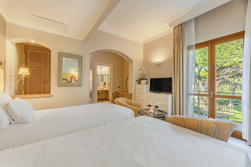 Tombolo Talasso & Beach Resort — Hotel rooms in Castagneto Carducci, Tuscany
